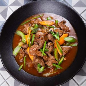 mongolian-beef-essentials-la-birreria-cumbaya