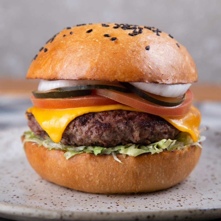 the-classic-one-burger-collection-la-birreria-cumbaya